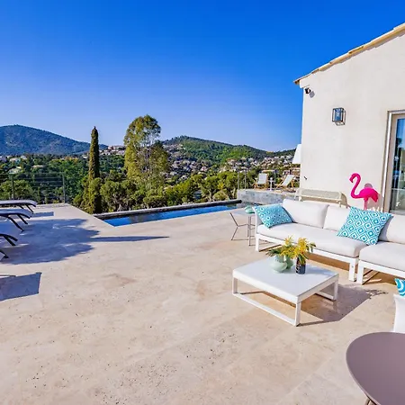 Magnifique Piscine Chauffee, Climatisee, Vue Sur Villa *