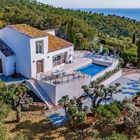 Magnifique Piscine Chauffee, Climatisee, Vue Sur Villa *