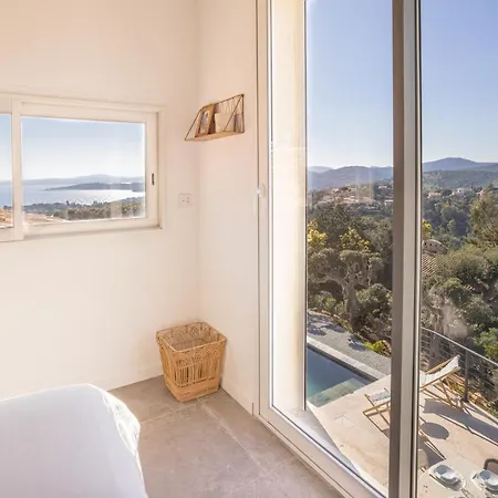Magnifique Piscine Chauffee, Climatisee, Vue Sur Villa *