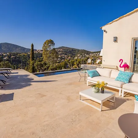 Magnifique Piscine Chauffee, Climatisee, Vue Sur Villa *