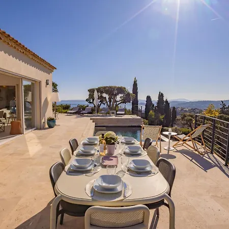 Magnifique Piscine Chauffee, Climatisee, Vue Sur