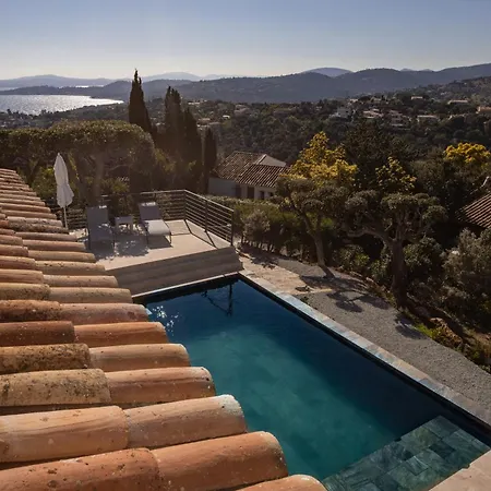 Magnifique Piscine Chauffee, Climatisee, Vue Sur